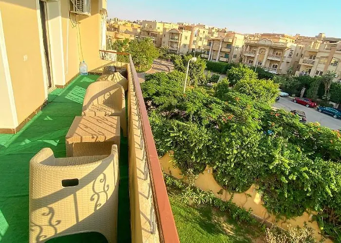 3Bd In A Family House With Garden View